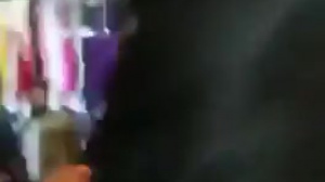 هجوم نيروى انتظامى و إجرائيات شهردارى به بساط فروشان در احواز + ویدئو