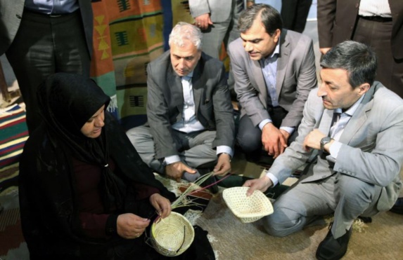 کمیته امداد: صیغه شو تا کمک بگیری کمیته امداد: صیغه شو تا کمک بگیری