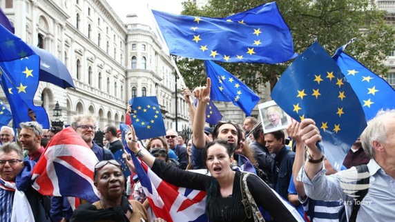 صورت حساب سنگین در انتظار انگلیس وهشدار تونی بلر از خروج صورت حساب سنگین در انتظار انگلیس وهشدار تونی بلر از خروج