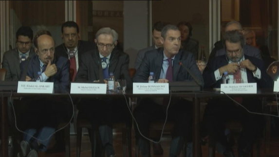 تاکید مشترک مقامات سعودی و فرانسه بر مبارزه با تروریسم تاکید مشترک مقامات سعودی و فرانسه بر مبارزه با تروریسم