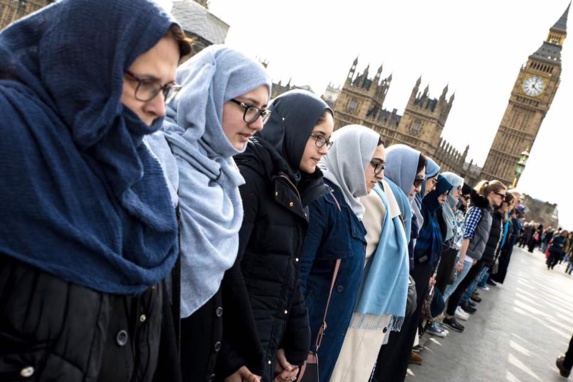 حضور و همبستگی زنان مسلمان با قربانیان حمله تروریستی لندن