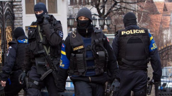 دستگیری عاملان ترور سعید کریمیان وهمکارش در صربستان دستگیری عاملان ترور سعید کریمیان وهمکارش در صربستان