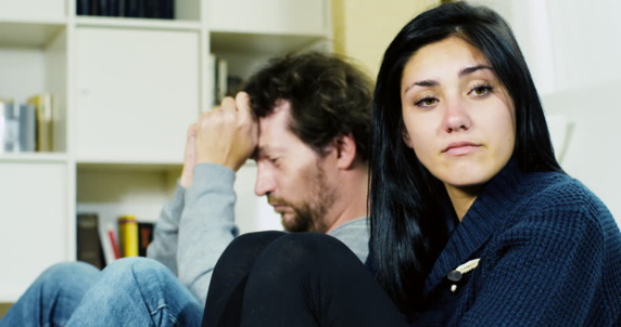 عواملی که باعث سردی و بی میلی در رابطه مشترک زناشویی می شوند عواملی که باعث سردی و بی میلی در رابطه مشترک زناشویی می شوند