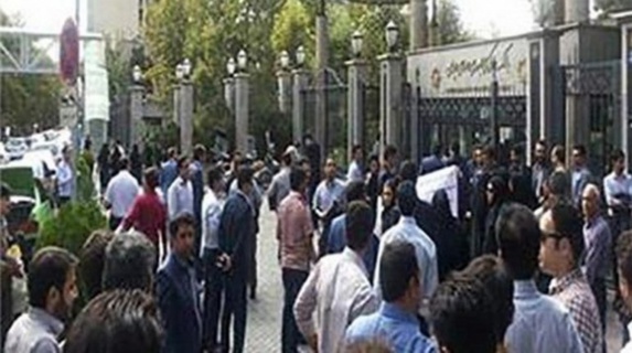 اعتراضات غارت شدگان مؤسسات حکومتی وابسته به سپاه پاسداران ایران اعتراضات غارت شدگان مؤسسات حکومتی وابسته به سپاه پاسداران ایران