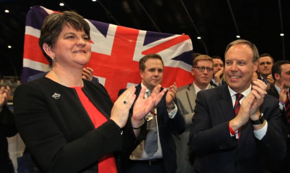 ترزا می با حمایت حزب وحدت گرای ایرلند شمالی دولت جدید تشکیل میدهد