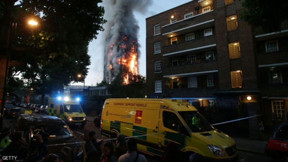 آتش‌سوزی در برج 27 طبقه در لندن + تصاویر