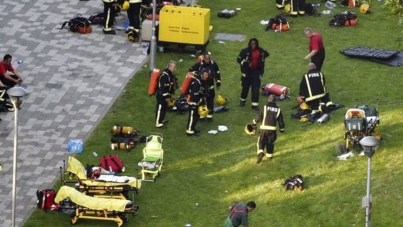 آتشسوزی در برج 27 طبقه در لندن + تصاویر آتشسوزی در برج 27 طبقه در لندن + تصاویر