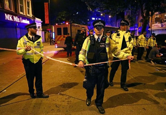 تعدادی کشته و زخمی در اثر حمله یک خودرو به نمازگزاران در شمال لندن تعدادی کشته و زخمی در اثر حمله یک خودرو به نمازگزاران در شمال لندن