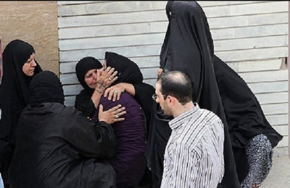 زخمی شدن اعضای یک خانواده احوازی توسط نيروى انتظامى و تخریب منزل مسکونی آنها  زخمی شدن اعضای یک خانواده احوازی توسط نيروى انتظامى و تخریب منزل مسکونی آنها