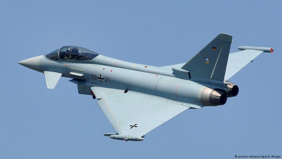 به زمین نشاندن جت مسافربری کره ای توسط جنگندههای آلمانی به زمین نشاندن جت مسافربری کره ای توسط جنگندههای آلمانی