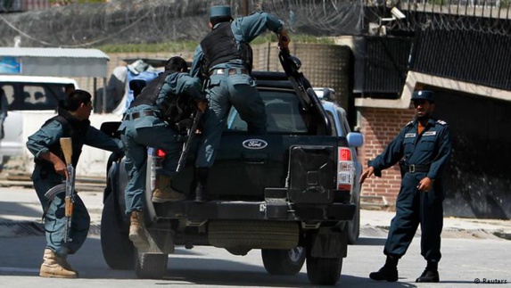 بازداشت یک مهاجم انتحاری ایرانی تبار در غرب افغانستان بازداشت یک مهاجم انتحاری ایرانی تبار در غرب افغانستان