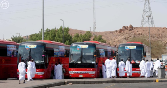 توجیه و راهنمایی  700 هزار حاج و اتوبوس با 20% افزایش نسبت به سال گذشته توجیه و راهنمایی  700 هزار حاج و اتوبوس با 20% افزایش نسبت به سال گذشته