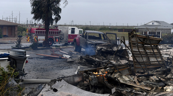 وقوع توفان شدید در آمریکا هفت کشته و تعدادی زخمی برجای گذاشت وقوع توفان شدید در آمریکا هفت کشته و تعدادی زخمی برجای گذاشت