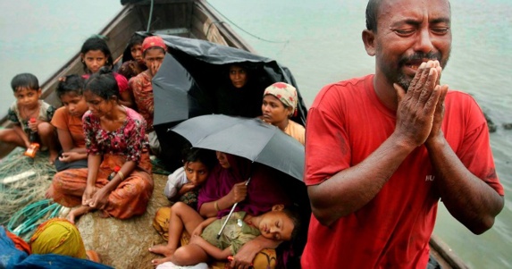 تصاویری از کشتار بی رحمانه مسلمانان روهینگیا توسط گروههای تندرو بودایی تصاویری از کشتار بی رحمانه مسلمانان روهینگیا توسط گروههای تندرو بودایی