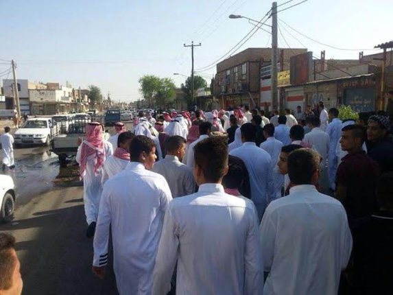 فشار بر خانواده عبدالله چلداوى ومشاهده آثار شکنجه بر روى بدن او فشار بر خانواده عبدالله چلداوى ومشاهده آثار شکنجه بر روى بدن او