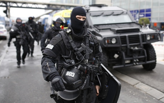 فرانسه.. رابطه مشکوک عوامل ایرانی-عراقی با مواد شیمیایی کشف شده در پاریس فرانسه.. رابطه مشکوک عوامل ایرانی-عراقی با مواد شیمیایی کشف شده در پاریس