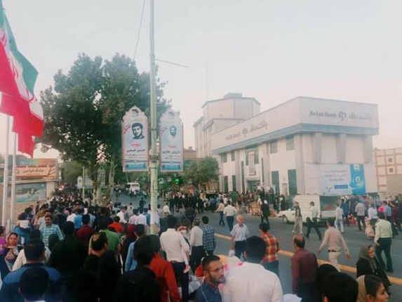 مقاومت و استواری مردم کورد در اعتراض به کشتار کولبران به روایت تصویر مقاومت و استواری مردم کورد در اعتراض به کشتار کولبران به روایت تصویر