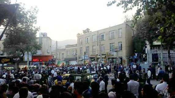 مقاومت و استواری مردم کورد در اعتراض به کشتار کولبران به روایت تصویر مقاومت و استواری مردم کورد در اعتراض به کشتار کولبران به روایت تصویر