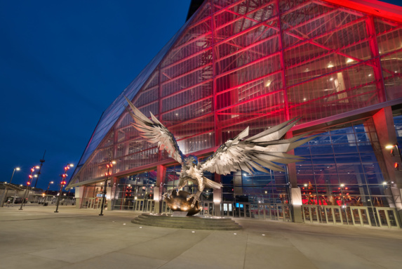 ورزشگاه مرسدس بنز برای رقابت های فوتبال آمریکایی به زودی افتتاح خواهد شد+ تصویر ورزشگاه مرسدس بنز برای رقابت های فوتبال آمریکایی به زودی افتتاح خواهد شد+ تصویر