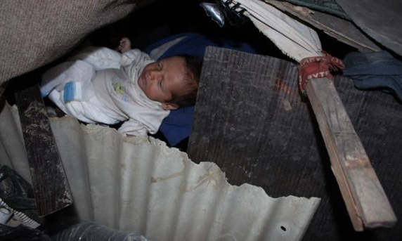 پیدا شدن نوزادان رها شده در کنار سطل های زباله بیمارستان ها در ایران + تصاویر پیدا شدن نوزادان رها شده در کنار سطل های زباله بیمارستان ها در ایران + تصاویر