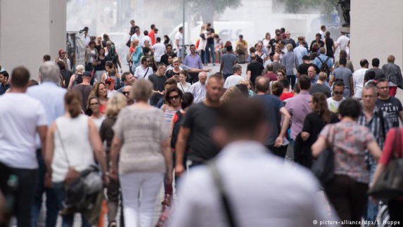 وحدت دو آلمان آز آغاز تا کنون به روایت تصویر وحدت دو آلمان آز آغاز تا کنون به روایت تصویر