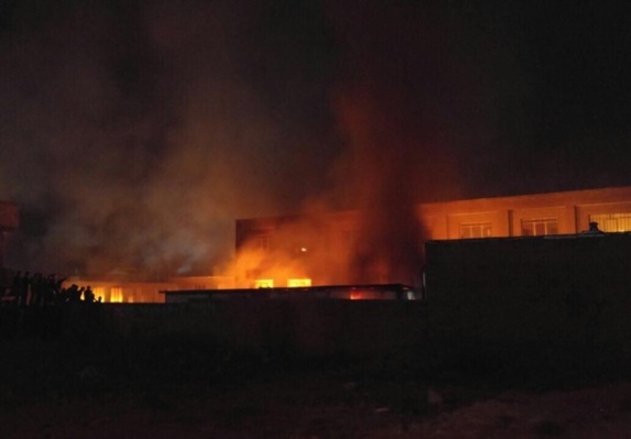 مدرسه ای در ارومیه به نشانه نارضایتی به تجاوز به دختر دانش آموز ۱۲ ساله به آتش کشیده شد