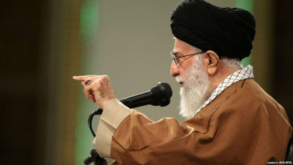 انتشار ویدیویی که نشان می‌دهد ادامه رهبری خامنه‌ای بر ایران غیر قانونی است