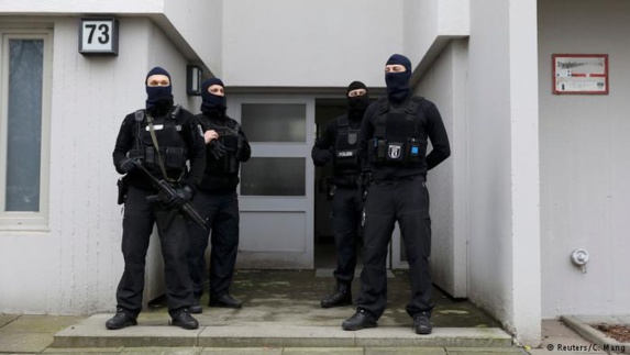 تفتیش خانههای ده ایرانی مظنون به جاسوسی در آلمان تفتیش خانههای ده ایرانی مظنون به جاسوسی در آلمان