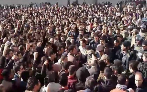 وحشت احمد جنتی از انقلاب گرسنگان در ایران آدمی که گرسنه است تا چه حد می تواند تحمل کند؟ وحشت احمد جنتی از انقلاب گرسنگان در ایران آدمی که گرسنه است تا چه حد می تواند تحمل کند؟