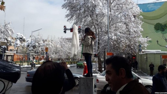 اعتراض آمریکا به بازداشت معترضان به حجاب اجباری در ایران: آزادی پوشش حق مردم است اعتراض آمریکا به بازداشت معترضان به حجاب اجباری در ایران: آزادی پوشش حق مردم است