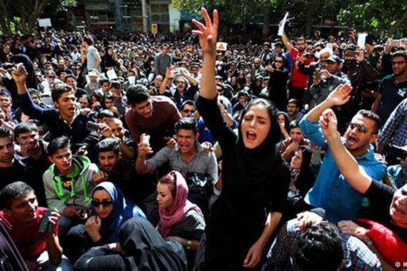 اعتراض؛ علت این همه وحشت حاکمان چیست؟ اعتراض؛ علت این همه وحشت حاکمان چیست؟