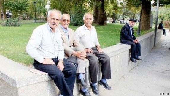 سالمندی در ایران؛ فصل فراغت یا انباشت مشکلات؟ سالمندی در ایران؛ فصل فراغت یا انباشت مشکلات؟