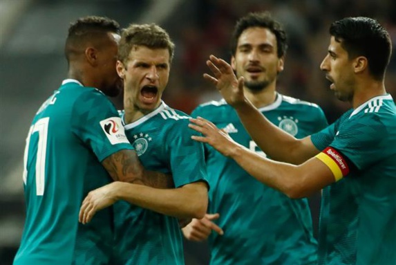 یواخیم لوو و شاگردانش در آستانه رسیدن به رکورد تاریخی ژرمن ها یواخیم لوو و شاگردانش در آستانه رسیدن به رکورد تاریخی ژرمن ها