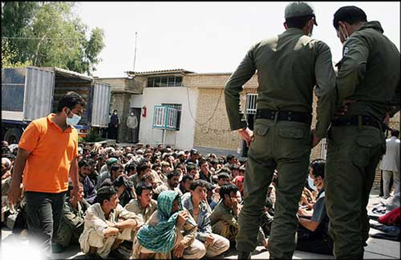 «برخورد ظالمانه با مهاجران افغان به‌ ضرر ایران‌ است»