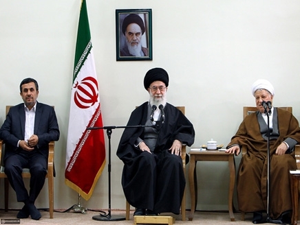 حضور احمدی نژاد در دیدار اعضای مجمع تشخیص مصلحت با خامنه ای حضور احمدی نژاد در دیدار اعضای مجمع تشخیص مصلحت با خامنه ای
