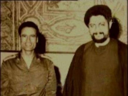 امام موسی صدر در کنار سرهنگ معمر القذافی