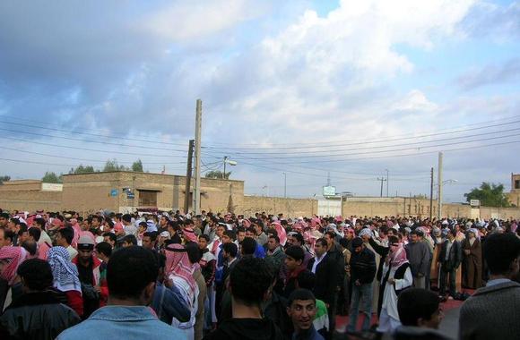 تجمع مردم عرب اهواز در عید فطر 2005