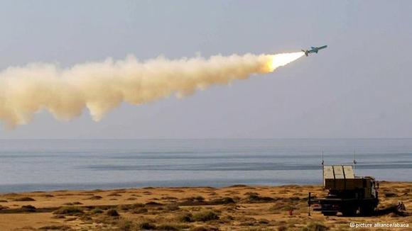 عکس: آزمایش موشکی ایران در ژانویه ۲۰۱۲.