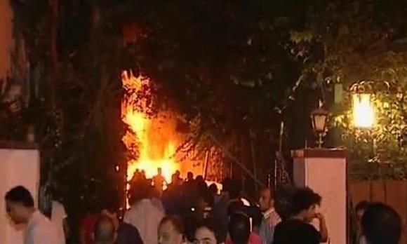 اسلامگرایان مقر انتخاباتی احمد شفیق را به آتش کشیدند