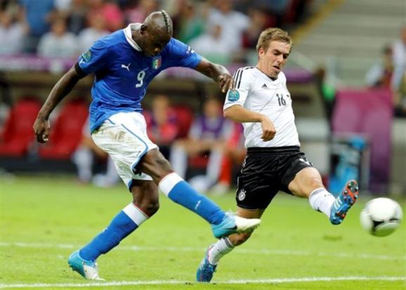 لاجوردیهای ایتالیا کابوس ملیپوشان آلمان شدند لاجوردیهای ایتالیا کابوس ملیپوشان آلمان شدند