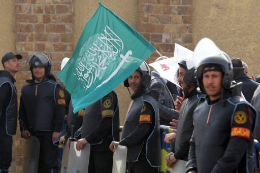دستگیری سه مامور امنیتی ایران در فرودگاه قاهره دستگیری سه مامور امنیتی ایران در فرودگاه قاهره
