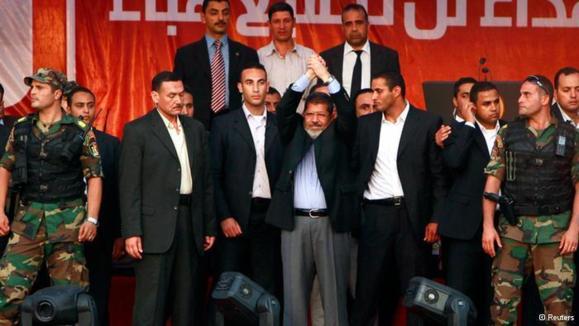 محمد مرسی: هیچ نهادی فراتر از اراده ملت وجود ندارد