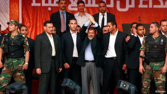 محمد مرسی: هیچ نهادی فراتر از اراده ملت وجود ندارد محمد مرسی: هیچ نهادی فراتر از اراده ملت وجود ندارد