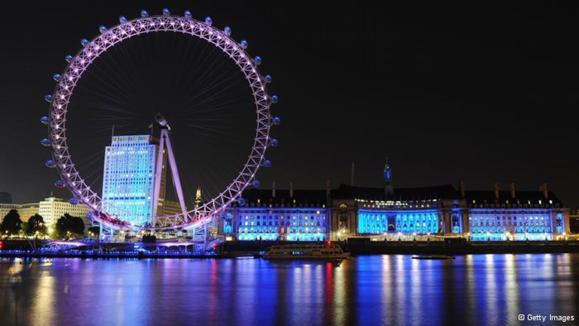 توئیتر چرخ و فلک مشهور لندن را رنگی می‌کند