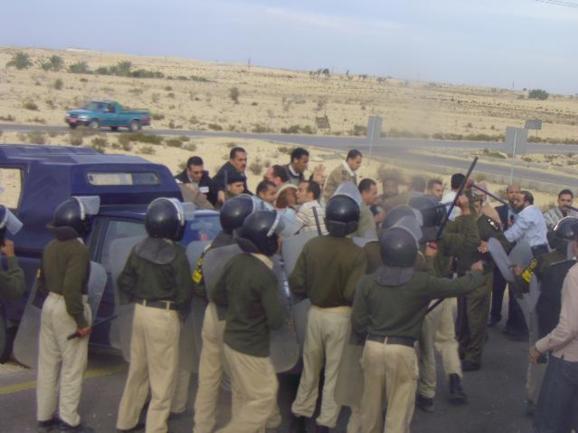 در پی حمله به پاسگاه مرزی مصر دست‌کم ۱۶ سرباز کشته شدند