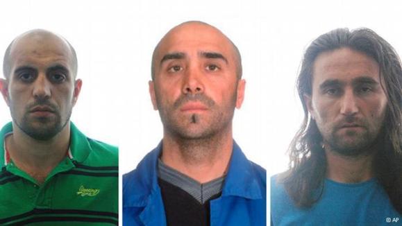 تصویری از سه مظنون بازداشت شده که توسط مقامات اسپانیا منتشر شده است تصویری از سه مظنون بازداشت شده که توسط مقامات اسپانیا منتشر شده است