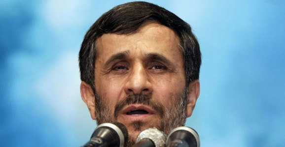 احمدینژاد برای زیارت قبرستان بقیع وارد مدینه شد احمدینژاد برای زیارت قبرستان بقیع وارد مدینه شد