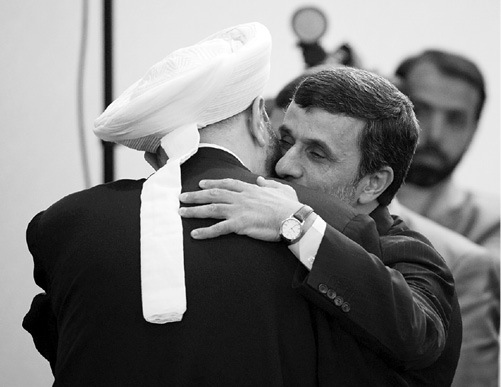 احمدی نژاد  رئیس جمهور ایران و احمد حسون آخوند مزدور و حامی بشار اسد