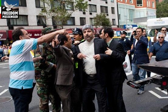 سخنگوی وزارت خارجه ايران درنزديکی ساختمان سازمان ملل مورد تعرض قرار گرفت سخنگوی وزارت خارجه ايران درنزديکی ساختمان سازمان ملل مورد تعرض قرار گرفت