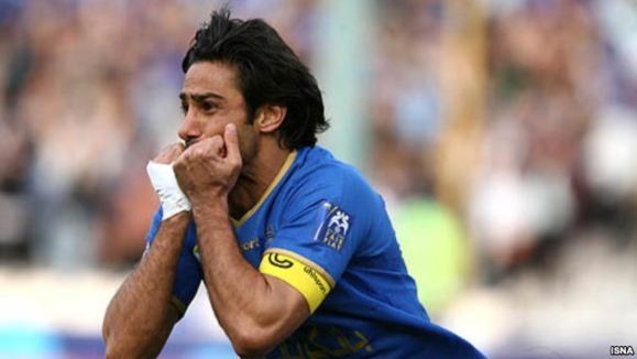 فرهاد مجیدی از فوتبال خداحافظی کرد فرهاد مجیدی از فوتبال خداحافظی کرد
